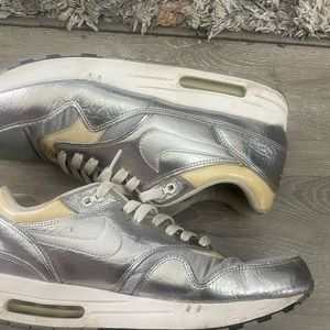 Nike air max one size 12 metallic silver